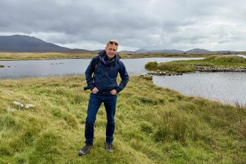 Autor Hans-Martin Goede im September 2026 bei neuen Recherchen auf den Äußeren Hebriden - hier auf South-Uist