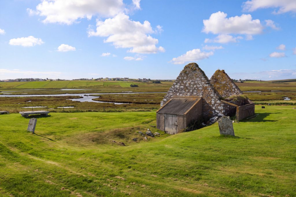 Die St.-Olaf-Kirche (Teampall Amhlaigh) am Gress-Beach, Foto © Hans-Martin Goede