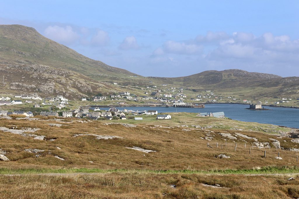 Castlebay auf Barra, Foto © Hans-Martin Goede